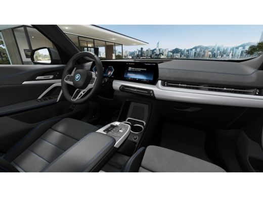 BMW iX1 eDrive20 M Sport / Sportstoelen / Achteruitrijcamera / M Adaptief onderstel / Comfort Access / Ad... ActivLease financial lease