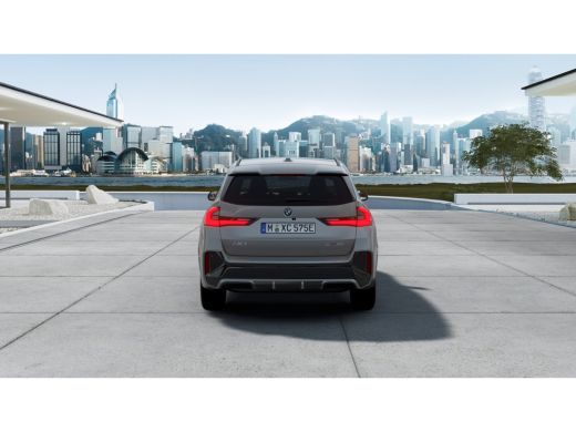 BMW iX1 eDrive20 M Sport / Sportstoelen / Achteruitrijcamera / M Adaptief onderstel / Comfort Access / Ad... ActivLease financial lease