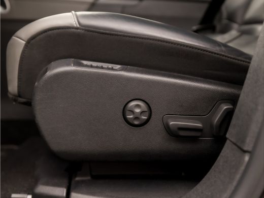 Citroën C5 Aircross 1.6 Plug-in Hybrid 225 Sport 225Pk Automaat (VIRTUAL COCKPIT, APPLE CARPLAY, GROOT NAVI, MEMORY S... ActivLease financial lease