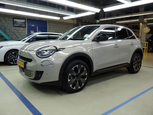 Fiat 600 1.2 Hybrid La Prima | Vol-Leder | Massage | Adaptive Cruise | Elektr. Achterklep | Stoelverwarmin...