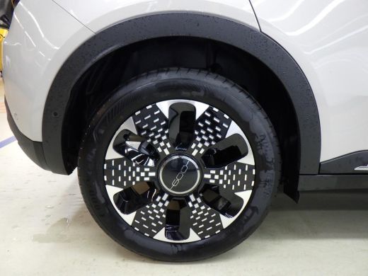 Fiat 600 1.2 Hybrid La Prima | Vol-Leder | Massage | Adaptive Cruise | Elektr. Achterklep | Stoelverwarmin... ActivLease financial lease