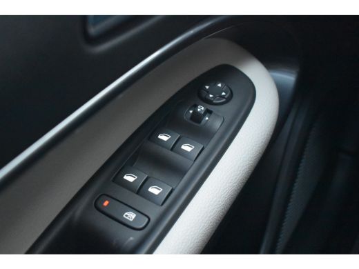 Fiat 600 1.2 Hybrid La Prima 8 Jaar Garantie! | Vol-Leder | Massage | Adaptive Cruise | Elektr. Achterklep... ActivLease financial lease