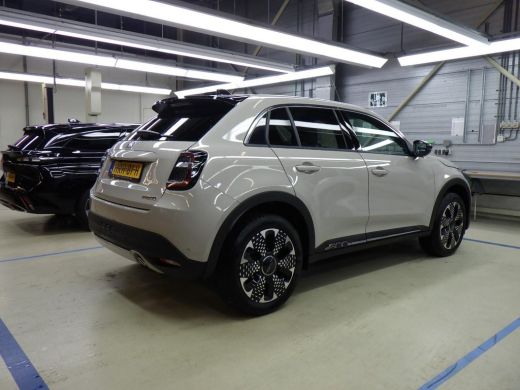 Fiat 600 1.2 Hybrid La Prima | Vol-Leder | Massage | Adaptive Cruise | Elektr. Achterklep | Stoelverwarmin... ActivLease financial lease