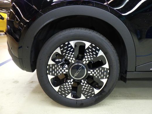 Fiat 600 1.2 Hybrid La Prima | Vol-Leder | Massage | Elektr. Stoelen | Adaptive Cruise | Elektr. Achterkle... ActivLease financial lease