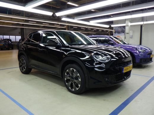 Fiat 600 1.2 Hybrid La Prima | Vol-Leder | Massage | Elektr. Stoelen | Adaptive Cruise | Elektr. Achterkle... ActivLease financial lease