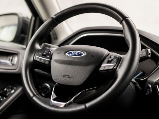 Ford Focus 1.0 EcoBoost Titanium Sport Automaat (APPLE CARPLAY, GROOT NAVI, CLIMATE, TREKHAAK, SPORTSTOELEN,... ActivLease financial lease