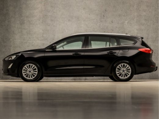 Ford Focus 1.0 EcoBoost Titanium Sport Automaat (APPLE CARPLAY, GROOT NAVI, CLIMATE, TREKHAAK, SPORTSTOELEN,... ActivLease financial lease