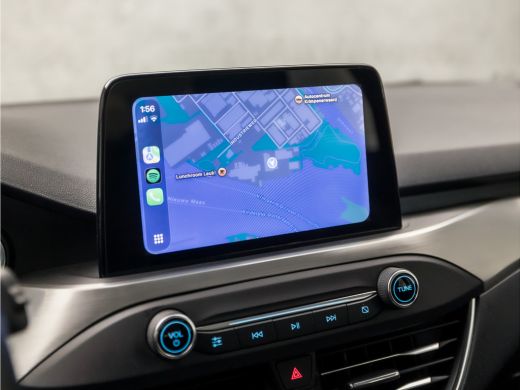 Ford Focus 1.0 EcoBoost Titanium Sport Automaat (APPLE CARPLAY, GROOT NAVI, CLIMATE, TREKHAAK, SPORTSTOELEN,... ActivLease financial lease