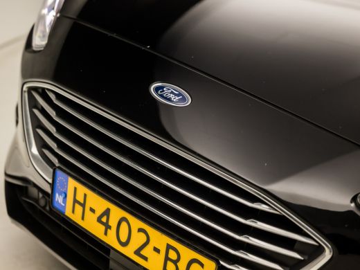 Ford Focus 1.0 EcoBoost Titanium Sport Automaat (APPLE CARPLAY, GROOT NAVI, CLIMATE, TREKHAAK, SPORTSTOELEN,... ActivLease financial lease