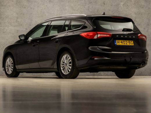 Ford Focus 1.0 EcoBoost Titanium Sport Automaat (APPLE CARPLAY, GROOT NAVI, CLIMATE, TREKHAAK, SPORTSTOELEN,... ActivLease financial lease