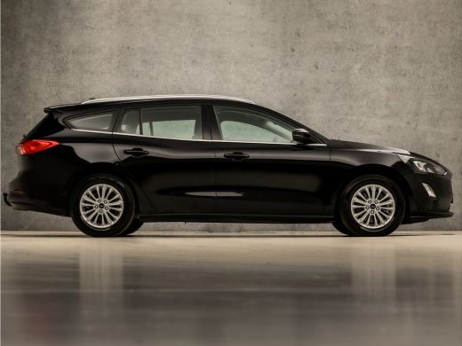 Ford Focus 1.0 EcoBoost Titanium Sport Automaat (APPLE CARPLAY, GROOT NAVI, CLIMATE, TREKHAAK, SPORTSTOELEN,... ActivLease financial lease