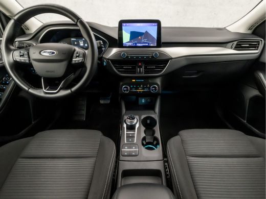 Ford Focus 1.0 EcoBoost Titanium Sport Automaat (APPLE CARPLAY, GROOT NAVI, CLIMATE, TREKHAAK, SPORTSTOELEN,... ActivLease financial lease