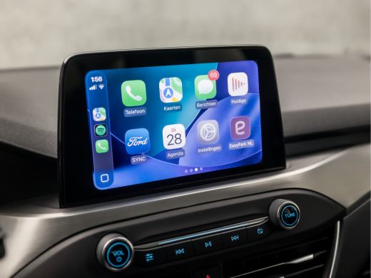 Ford Focus 1.0 EcoBoost Titanium Sport Automaat (APPLE CARPLAY, GROOT NAVI, CLIMATE, TREKHAAK, SPORTSTOELEN,... ActivLease financial lease