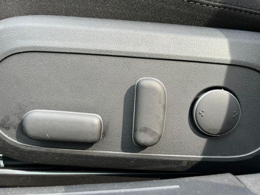 Hyundai IONIQ 6 77.4 kWh 229pk Connect | Carplay | Camera | Climate | Keyless | Navigatie | Full Led | Elek. Klep... ActivLease financial lease