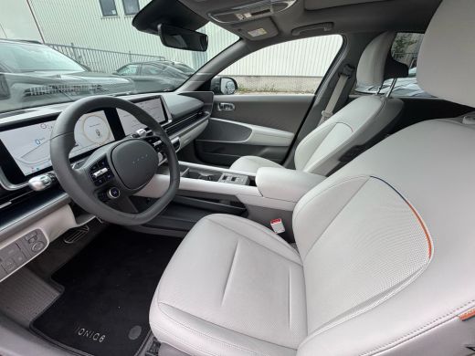 Hyundai IONIQ 6 Lounge Sky 77.4 kWh | Cruise control adaptief met Stop&Go en stuurhulp | Dodehoekdetectie met cor... ActivLease financial lease
