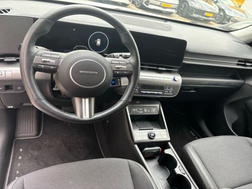Hyundai Kona Comfort Smart 65.4 kWh | Achteruitrijcamera | Cruise control adaptief met Stop&Go en stuurhulp | ... ActivLease financial lease