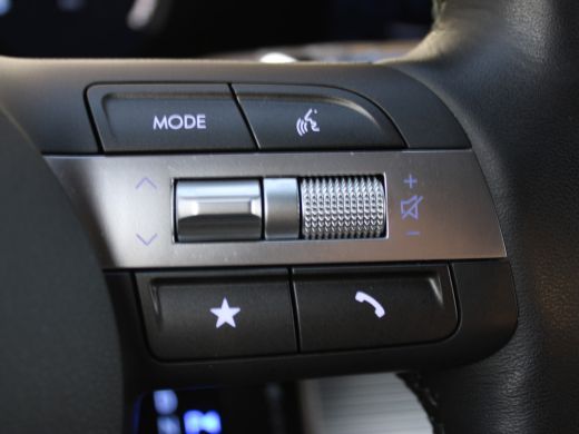 Hyundai Kona Comfort Smart 65.4 kWh | Cruise control adaptief met Stop&Go en stuurhulp | Dodehoekdetectie met ... ActivLease financial lease