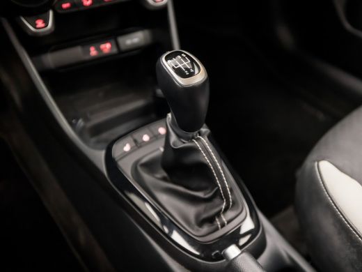 Kia Picanto 1.0 T-GDI X-Line (APPLE CARPLAY, NAVIGATIE, LEDER, CAMERA, STUUR/STOELVERWARMING, SPORTSTOELEN, L... ActivLease financial lease