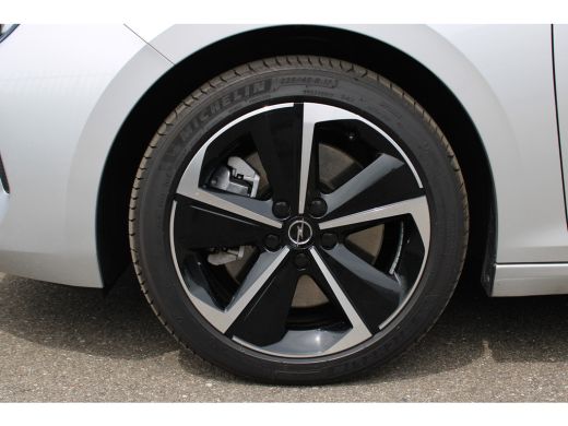 Opel Astra Sports Tourer 1.6 180pk Turbo Hybrid | Airco (automatisch) | Apple Carplay/Android Auto | Autonom... ActivLease financial lease