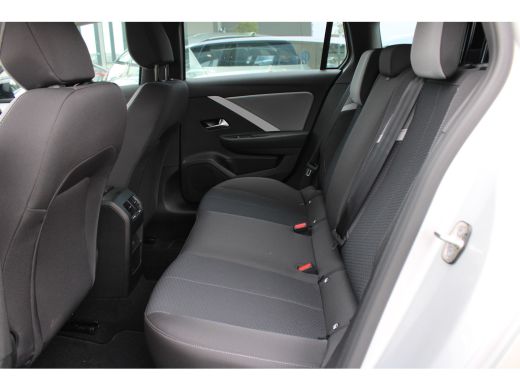 Opel Astra Sports Tourer 1.6 TURBO 180PK HYBRID AUTOMAAT | Achterbank in delen neerklapbaar | Airco | Airco ... ActivLease financial lease