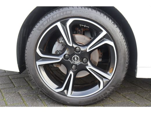 Opel Corsa 1.2 75PK 5-DRS ELEGANCE GS-LINE / NAVI / LEDER / CLIMA / LED / PDC / 17" LMV / UNIEK / CAMERA / P... ActivLease financial lease