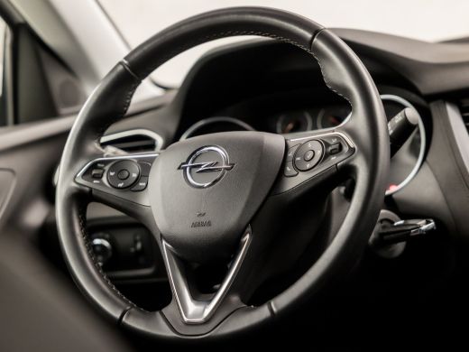Opel Grandland X 1.2 Turbo Sport (APPLE CARPLAY, GROOT NAVI, LEDER, CLIMATE, CAMERA, LED KOPLAMPEN, SPORTSTOELEN, ... ActivLease financial lease