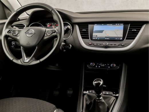 Opel Grandland X 1.2 Turbo Sport (APPLE CARPLAY, GROOT NAVI, LEDER, CLIMATE, CAMERA, LED KOPLAMPEN, SPORTSTOELEN, ... ActivLease financial lease