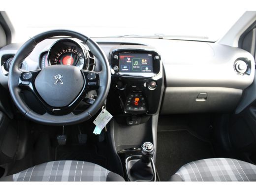 Peugeot 108 1.0 e-VTi Allure | Navi by app | Camera | Climate control | All season | 51.000km | LED | Mistlam... ActivLease financial lease