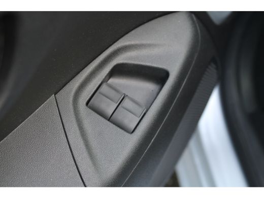 Peugeot 108 1.0 e-VTi Allure | Navi by app | Camera | Climate control | All season | 51.000km | LED | Mistlam... ActivLease financial lease