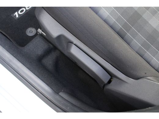 Peugeot 108 1.0 e-VTi Allure | Navi by app | Camera | Climate control | All season | 51.000km | LED | Mistlam... ActivLease financial lease