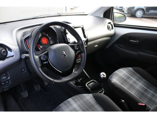 Peugeot 108 1.0 e-VTi Allure | Navi by app | Camera | Climate control | All season | 51.000km | LED | Mistlam... ActivLease financial lease