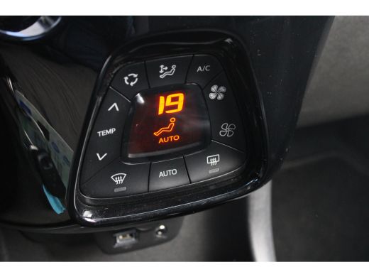 Peugeot 108 1.0 e-VTi Allure | Navi by app | Camera | Climate control | All season | 51.000km | LED | Mistlam... ActivLease financial lease