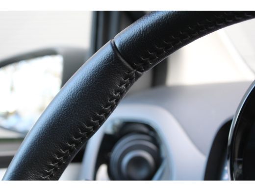 Peugeot 108 1.0 e-VTi Allure | Navi by app | Camera | Climate control | All season | 51.000km | LED | Mistlam... ActivLease financial lease