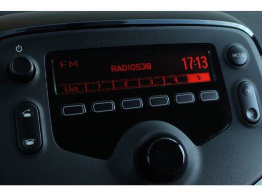 Peugeot 108 1.0 e-VTi Style | Bluetooth | Airco | Mistlampen | Centr. Vergrendeling | Elek. Ramen | Bluetooth... ActivLease financial lease