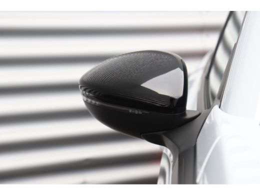 Peugeot 2008 1.2 PURETECH 130PK ALLURE PACK AUTOMAAT / NAVI / LEDER / CLIMA / LED / PDC / 17" LMV / CAMERA / W... ActivLease financial lease