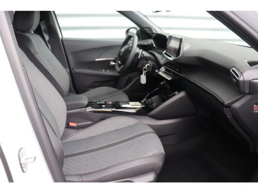 Peugeot 2008 1.2 PURETECH 130PK ALLURE PACK AUTOMAAT / NAVI / LEDER / CLIMA / LED / PDC / 17" LMV / CAMERA / W... ActivLease financial lease