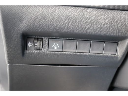 Peugeot 2008 1.2 PURETECH 130PK ALLURE PACK AUTOMAAT / NAVI / LEDER / CLIMA / LED / PDC / 17" LMV / CAMERA / W... ActivLease financial lease