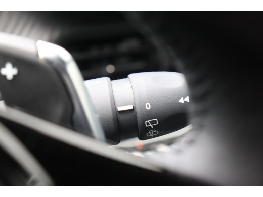 Peugeot 2008 1.2 PURETECH 130PK ALLURE PACK AUTOMAAT / NAVI / LEDER / CLIMA / LED / PDC / 17" LMV / CAMERA / W... ActivLease financial lease