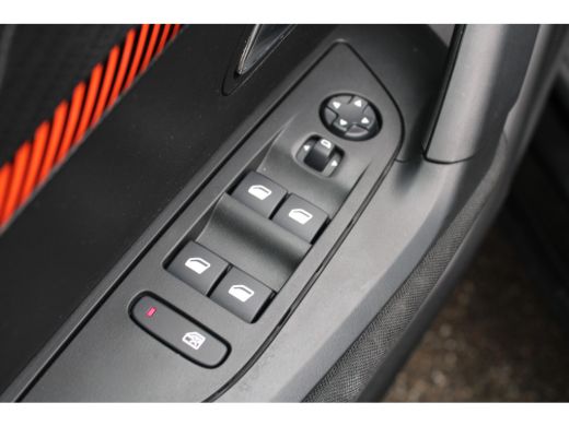 Peugeot 2008 1.2 PureTech Active | Navigatie | Apple carplay | Parkeersensoren | Cruise control | 43.000km | ActivLease financial lease