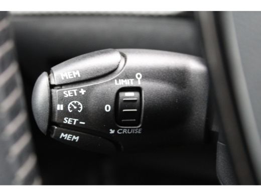 Peugeot 2008 1.2 PureTech Active | Navigatie | Apple carplay | Parkeersensoren | Cruise control | 43.000km | ActivLease financial lease