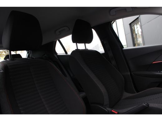 Peugeot 2008 1.2 PureTech Active | Navigatie | Apple carplay | Parkeersensoren | Cruise control | 43.000km | ActivLease financial lease