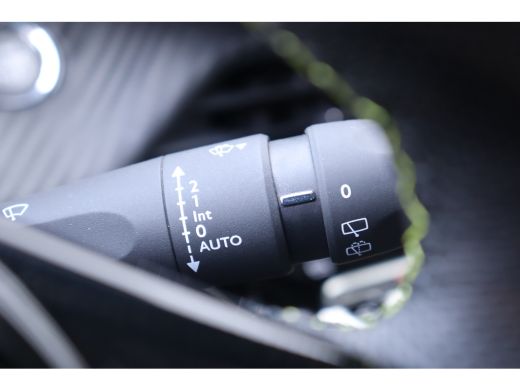 Peugeot 208 1.2 PURETECH 100PK GT PACK / NAVI / LEDER / CLIMA / PDC / 17" LMV / CAMERA / KEYLESS / ADAPT. CRU... ActivLease financial lease