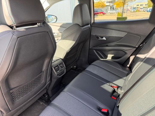 Peugeot 3008 1.2 130PK Allure Automaat | Camera | Navigatie | Keyless | Apple Carplay / Android Auto | Chroom ... ActivLease financial lease