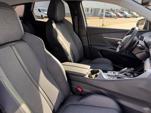 Peugeot 3008 1.2 130PK Allure Automaat | Camera | Navigatie | Keyless | Apple Carplay / Android Auto | Chroom ... ActivLease financial lease