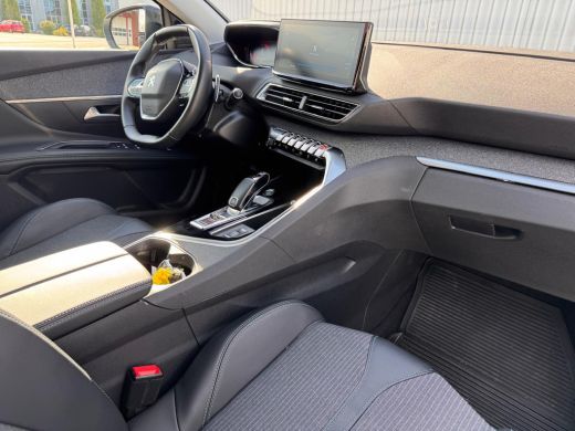 Peugeot 3008 1.2 130PK Allure Automaat | Camera | Navigatie | Keyless | Apple Carplay / Android Auto | Chroom ... ActivLease financial lease