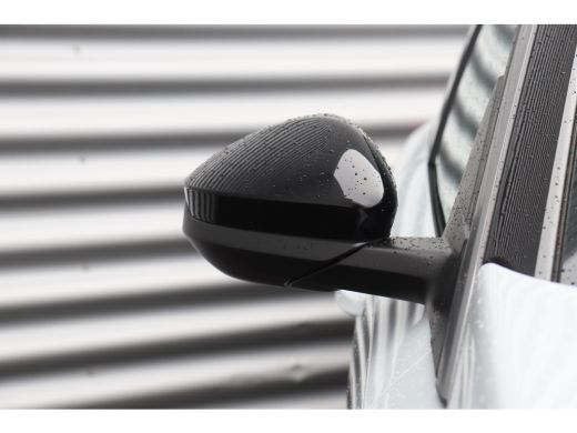 Peugeot 3008 1.2 HYBRID 145PK GT AUTOMAAT / NAVI / LEDER / CLIMA / LED / PDC / 19" LMV / CAMERA / WINTERPAKKET... ActivLease financial lease