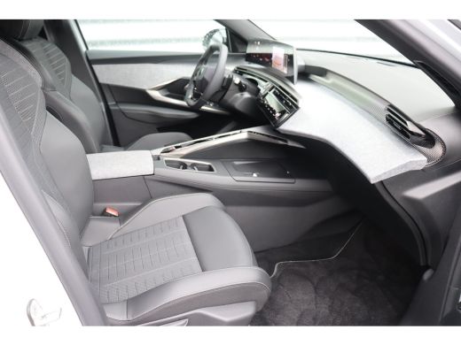 Peugeot 3008 1.2 HYBRID 145PK GT AUTOMAAT / NAVI / LEDER / CLIMA / LED / PDC / 19" LMV / CAMERA / WINTERPAKKET... ActivLease financial lease