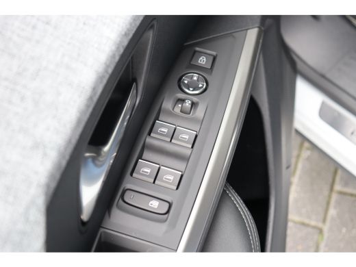 Peugeot 3008 1.2 HYBRID 145PK GT AUTOMAAT / NAVI / LEDER / CLIMA / LED / PDC / 19" LMV / CAMERA / WINTERPAKKET... ActivLease financial lease