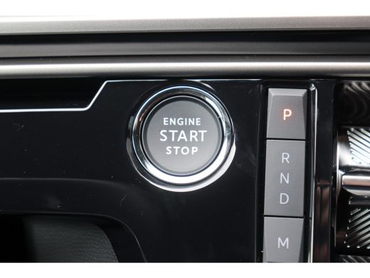 Peugeot 3008 1.2 HYBRID 145PK GT AUTOMAAT / NAVI / LEDER / CLIMA / LED / PDC / 19" LMV / CAMERA / WINTERPAKKET... ActivLease financial lease