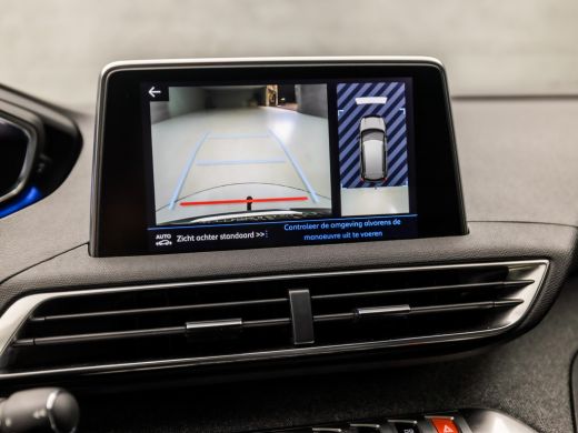 Peugeot 3008 1.2 PureTech Premium Sport (APPLE CARPLAY, GROOT NAVI, KEYLESS, LEDER, 360 CAMERA, SPORTSTOELEN, ... ActivLease financial lease